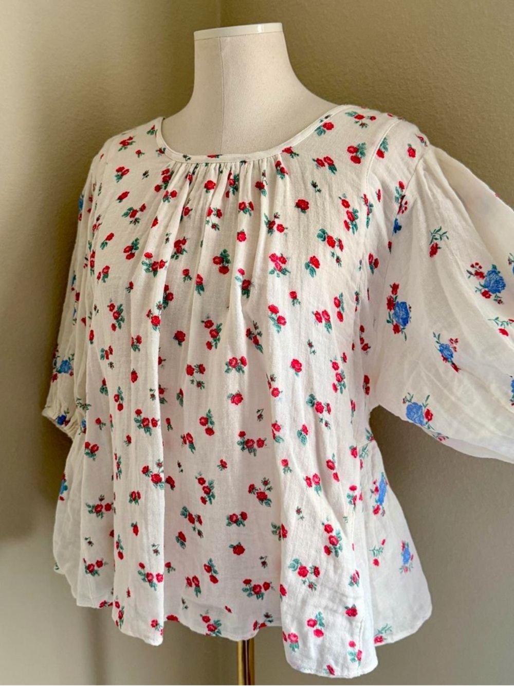 NWT Free People White Floral Peasant Blouse with Red & Blue Flowers size L